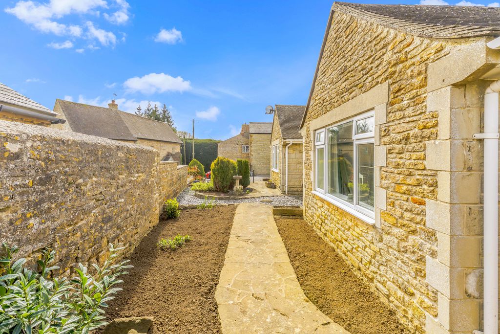 Astrop Road Kings Sutton